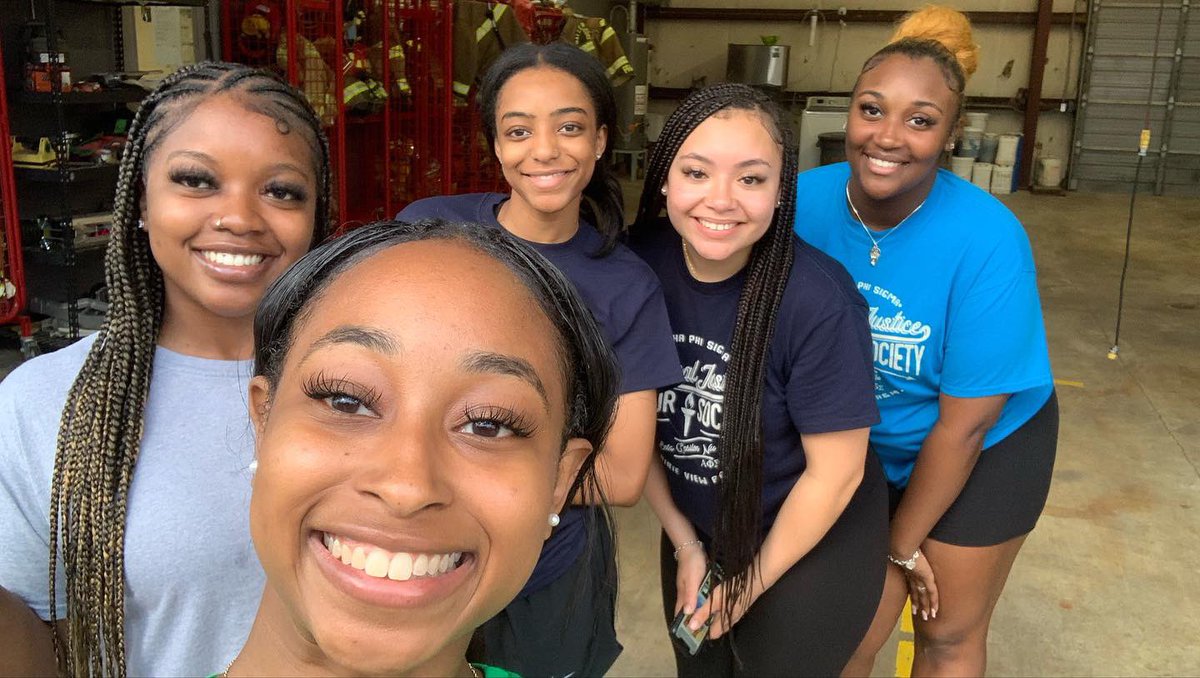 phi_honor's tweet photo. Community Service with the Prairie View Fire Department 🔥 https://t.co/3jyyYq84sy