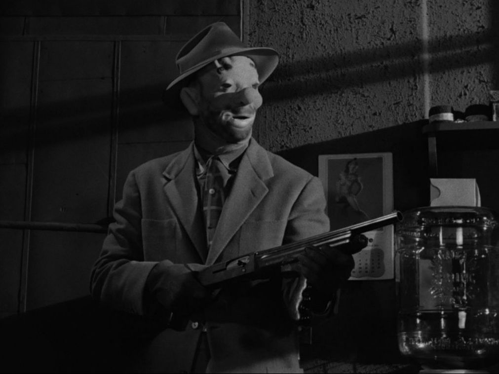 The Killing (1956) is about a seemingly-perfect racetrack heist set up by an ex-con looking to get out for good.