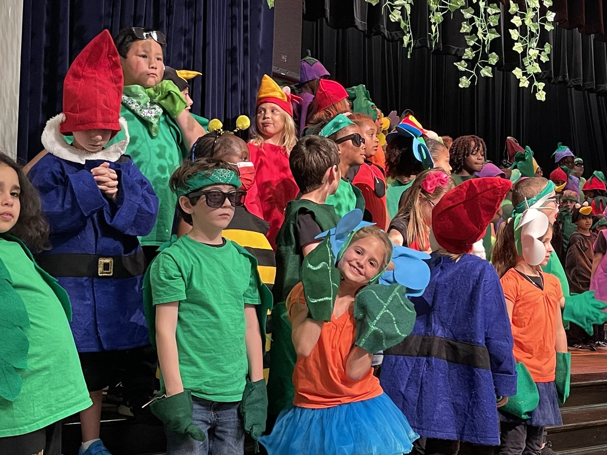 My silly little garden 🪴 all ready for their nightly performance! 🌸 🌹 🐞 #FCE2022 #CardinalPride <a href="/Musical_MrsG/">Stephanie A Galvan</a> <a href="/HumbleISD_FCE/">Fall Creek Elem</a>