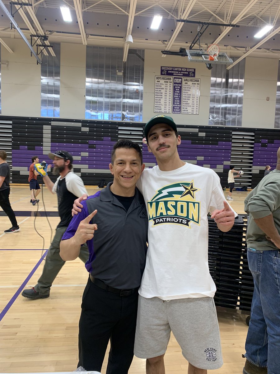 Shout out to 2x State Champion Dominic Hargrove for signing with George Mason University! Let’s go Patriots!