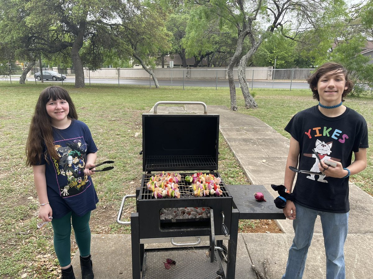 frankchavez22's tweet photo. Ranger Pitmasters enjoyed chicken and sausage kabobs. Students learned the importance of how to avoid food cross contamination. #pitmasters #rudder https://t.co/Ei8C72ahxh