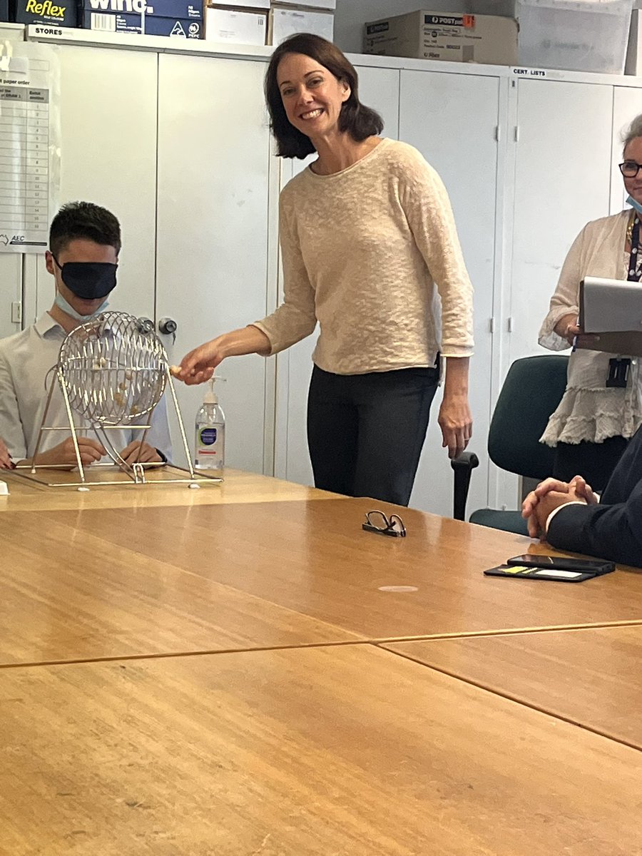 SophieScamps's tweet image. Democracy in action at the @AusElectoralCom ballot draw. #auspol #Election2022 #MackellarVotes