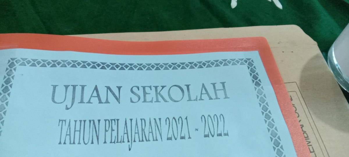 Dulu gugup banget setiap akan ujian. Gugupnya mulai dari selalu perut mual dan ke toilet berulang kali setiap mau berangkat sekolah.

Eh ternyata lebih keren ujian hidup levelnya... Hmm mantappp😎👍