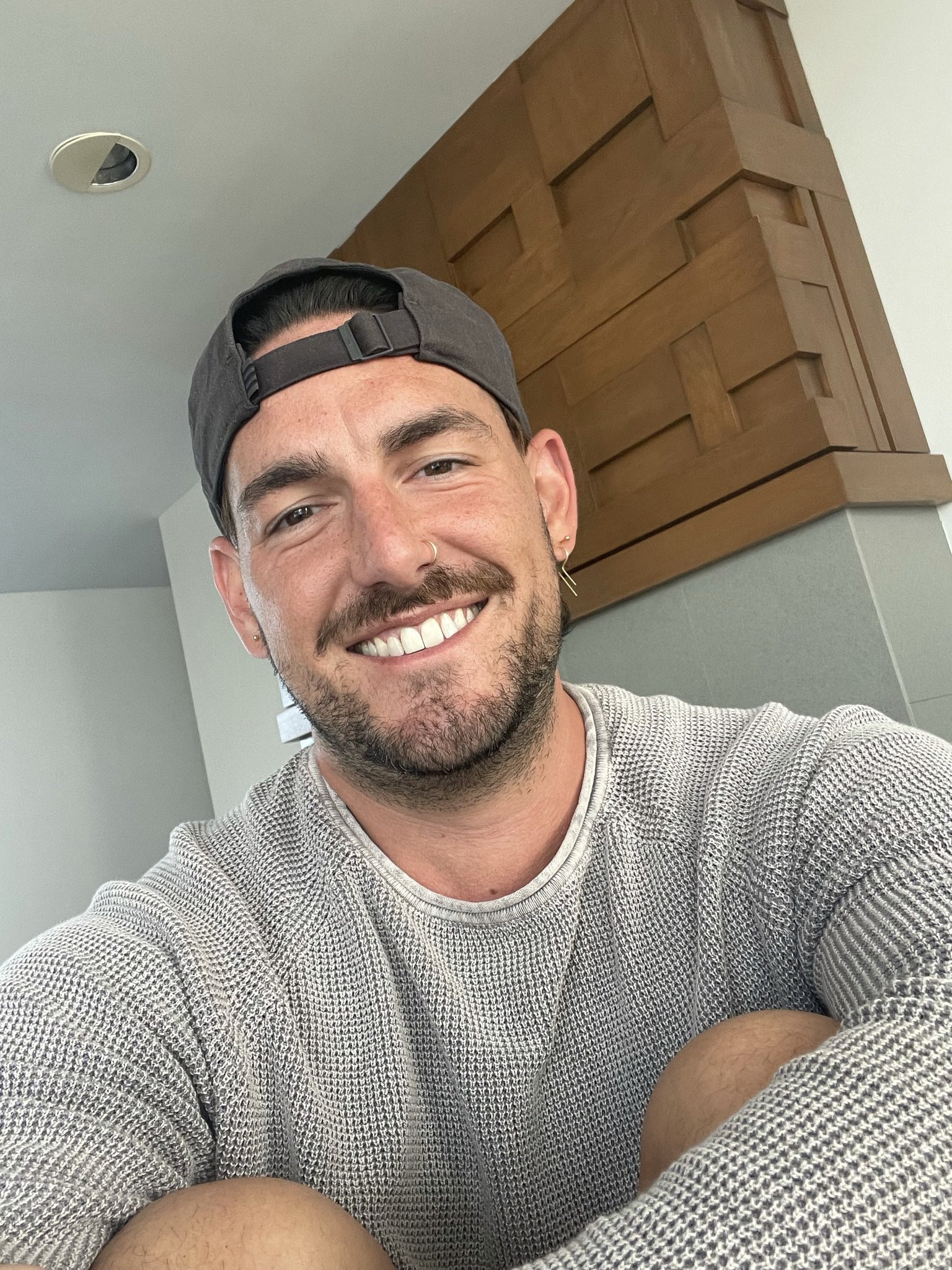 1 pic. would you sit on my face or dick first https://t.co/Mi0BgaVWyG