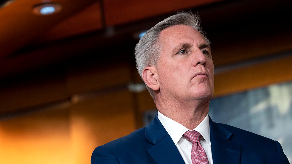 thehill's tweet image. NEW: MSNBC airs audio of McCarthy saying he considered asking Trump to resign hill.cm/MZaRsvE