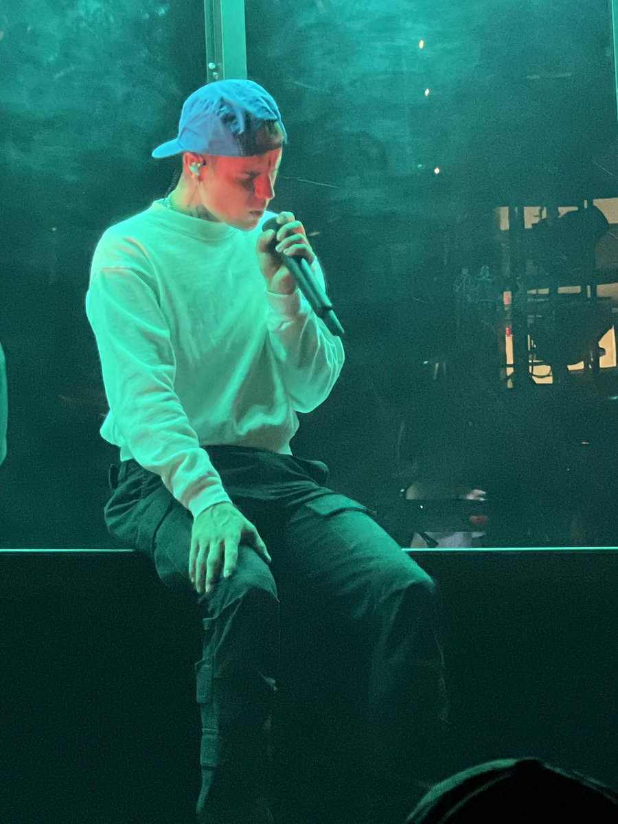 Co_Ross's tweet photo. @justinbieber i needed that hat!!!! https://t.co/ncc5Z03SjL