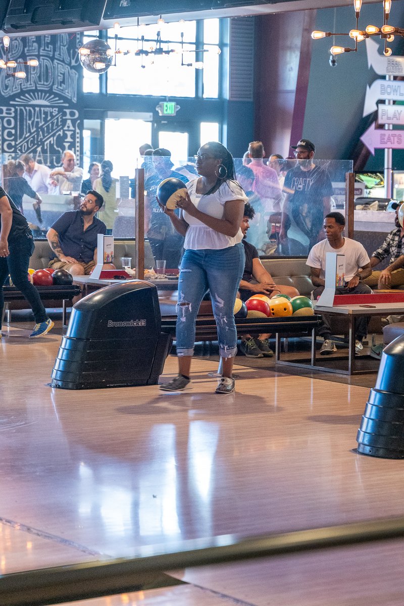 usintechnology's tweet photo. Bay Area! Thanks for showing up and showing out at our UIT-Connect event. We had a great time taking professional headshots, networking, and bowling! If you missed out on this event, you don't want to miss out on the next. #UsinTech #UsinTechnology #UIT https://t.co/NrFwsHGsih