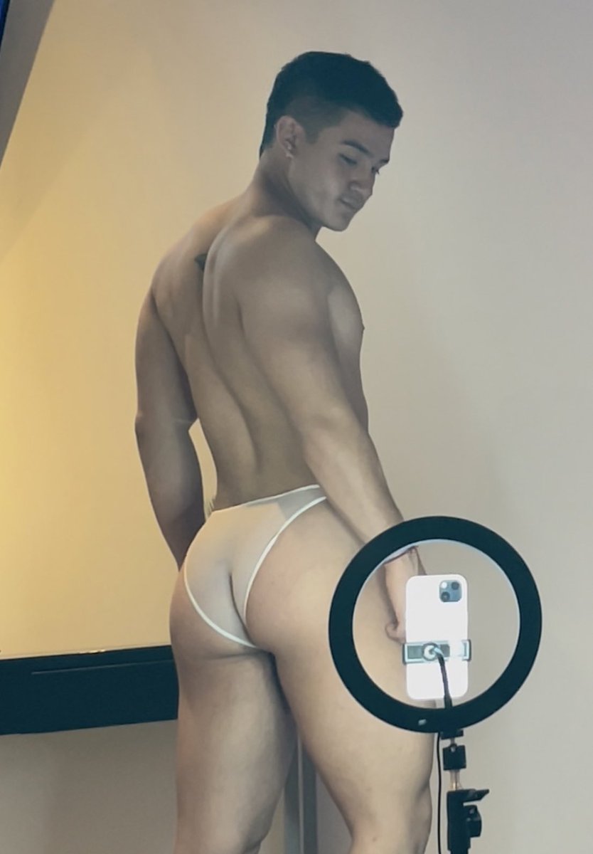 angeeelja's tweet photo. Hace rato no me dan besitos en el 🍑 https://t.co/CJL5SfFCPv