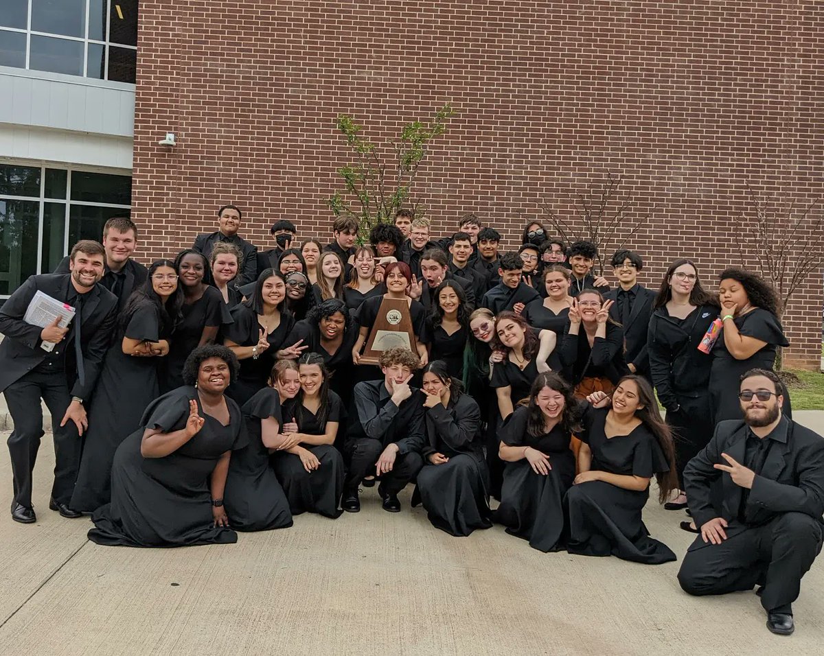 Congrats to Conroe Chorale (Varsity Mixed Choir)!!! Coming home with a Sweepstakes today!!! 
Congratulations, beautiful people. Such fantastic singing today! 🐯🎶💛👏🏆