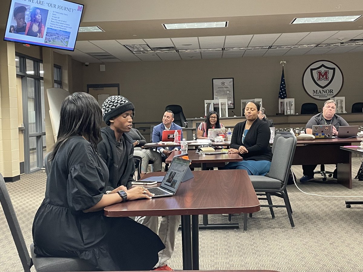 JessikaHearne's tweet photo. #SuperProud of our #MSHSScholar #SirVontaHarris! He did an amazing job presenting to #ManorISD #DistrictLeaders & #Principals on how today’s generation of scholars #LearnBest! #KeepUpTheGreatWork #ThankYouForCreatingThisOpportunity @SpencerAndreD @MikePerkins_PLC @AlejandroGongo1 https://t.co/JZedFK9WLx