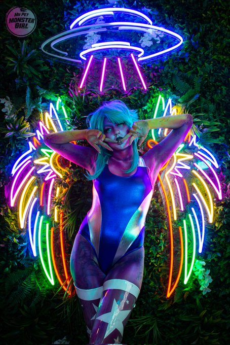 New Monster Girl set with @OnyxKimx. Super fun day! https://t.co/6BwBEFcN4N<a class="tags" target="_blank" title="On Twitter" href="/?out=eyJ0eXAiOiJKV1QiLCJhbGciOiJIUzUxMiJ9.eyJpYXQiOjE3MjA4NTkwMzUsImlzcyI6InR3cG9ybnN0YXJzLmNvbSIsIm5iZiI6MTcyMDg1OTAzNSwiZXhwIjoxNzUyMzk1MDM1LCJyZWRpcmVjdF91cmwiOiJodHRwczovL3R3aXR0ZXIuY29tL09ueXhLaW14In0.LDV19UgIhf9tnOtRO3-PtdZ4fuDIrSoYlznbSjuZR5mm7fKLgU62k3056zgBWdaJ8f8vWLmH4H-wpEZ-HRkzpw">@OnyxKimx</a><a href="/tag/bodypaint"class="tags"><span>#bodypaint</span></a><a href="/tag/sugarskull"class="tags"><span>#sugarskull</span></a>
