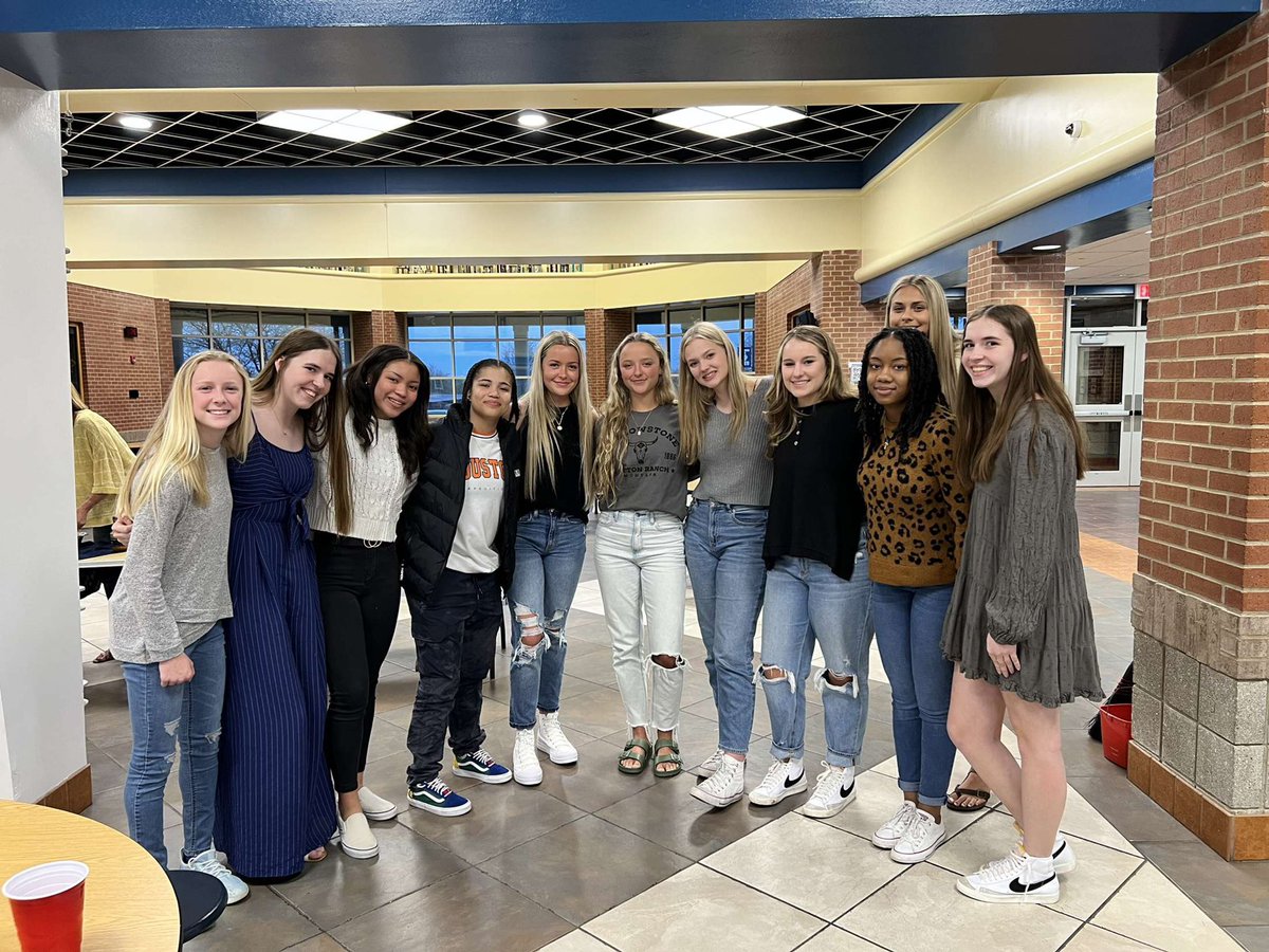 kristenritcheyy's tweet photo. Had a GREAT time at our banquet. We can not wait for next season! @ehsladypanthers https://t.co/FNKSDwHsGO