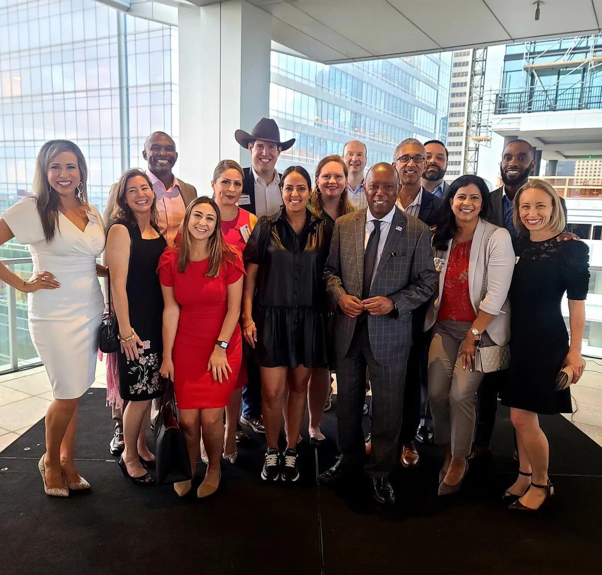 Rmartinez555's tweet photo. @LeadershipHoust 40th Anniversary Celebration! #Class38 https://t.co/lkLYSZN4dE