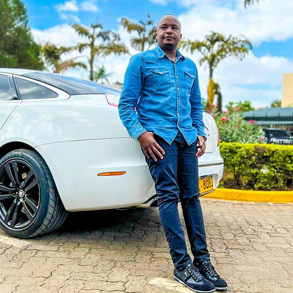 Tuko_co_ke's tweet photo. "When one door closes, another one definitely opens up," Starehe MP Charles Njagua aka Jaguar says after losing UDA Party's nomination to Simon Mbugua.
"No level of intimidation that will make me back down. Delay is not denial," he added.
#tukonews #Jaguar #SimonMbugua https://t.co/ox0fiSSJO3