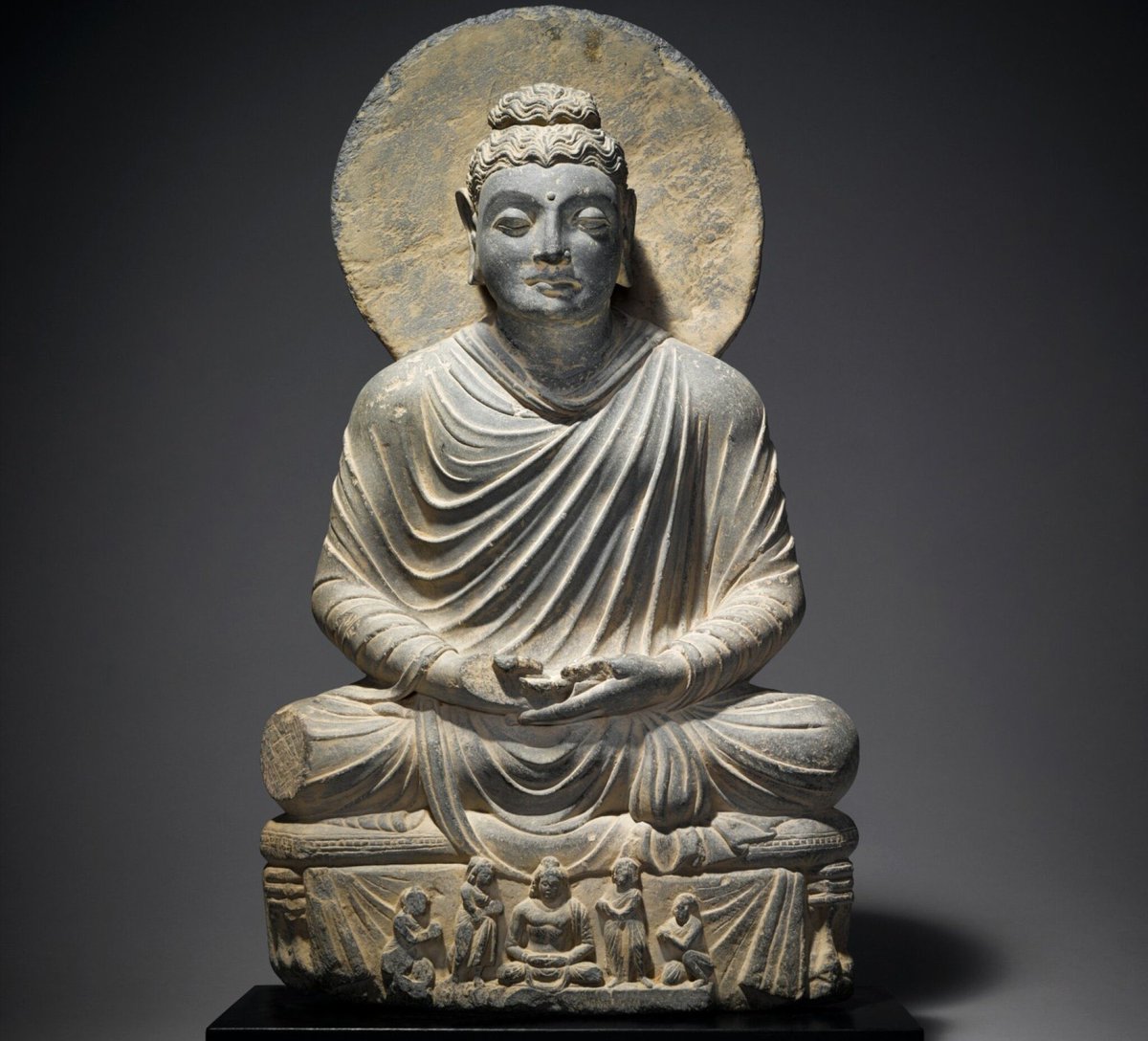 තමාට අහිත පිණිස
අනුන්ට අහිත පිණිස
දෙපාර්ශවයටම අහිත පිණිස
පවතින දෑ නොකළ යුතුය.
තමාට හිත පිණිස 
අනුන්ට හිත පිණිස
දෙපාර්ශවයටම හිත පිණිස
පවතින දෑම කළ යුතුය.
(රාහුලෝවාද සූත්‍රය)