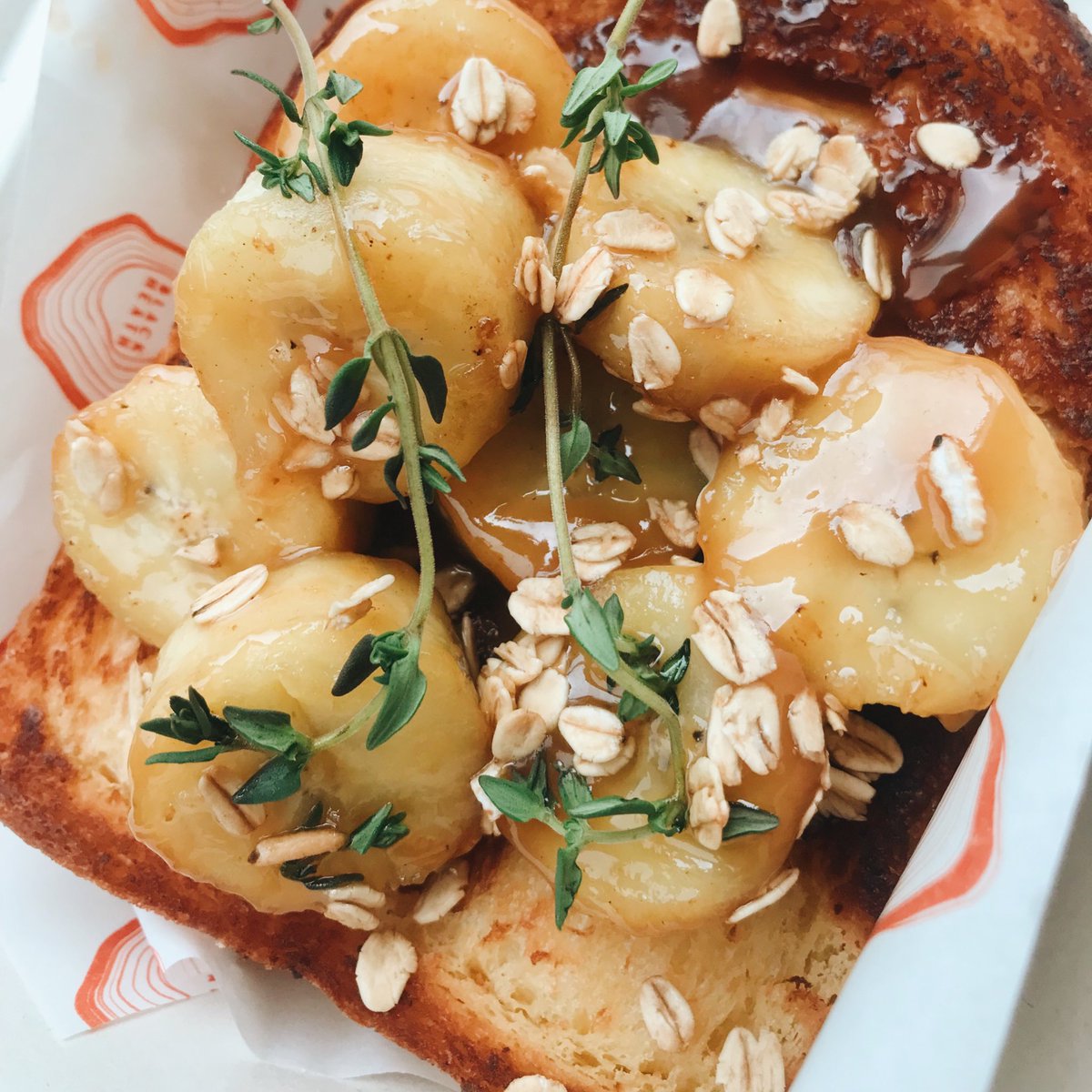 livetosnack's tweet photo. Blackheath cafe ย่านนทบุรี ได้ inspiration มาจากออส วันนี้ซื้อแบบ to-go ดีเทลขนมคือดีมากก เชฟคือลองทำไรใหม่ๆตลอด บางตัวยังไม่มีในเมนูเลย 555 เมนูอาหารน่ากินโค่ดด ไว้ลองกินในร้าน @aroii @Kin24hrs #อร่อยไปแดก #มะหมารีวิว https://t.co/0lvmi575a5