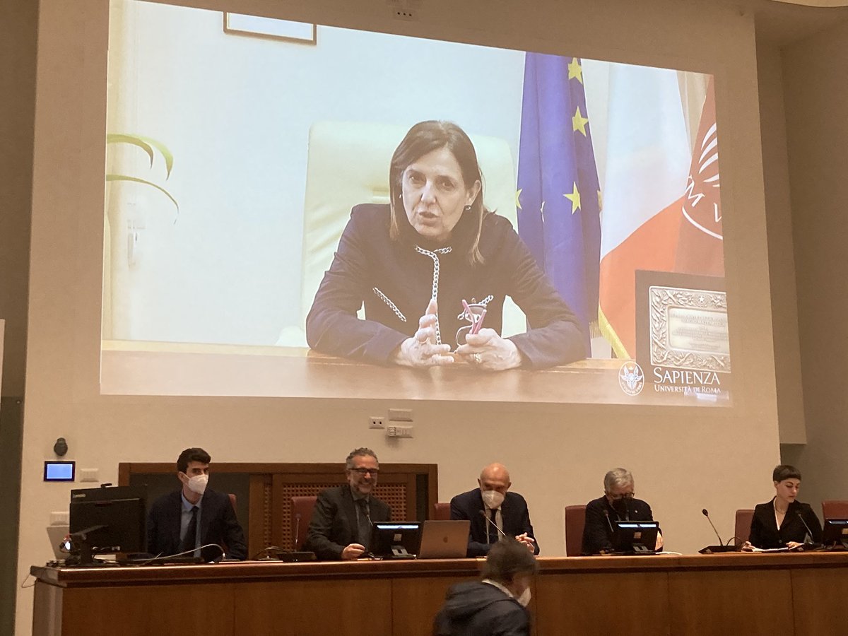 DigiTInst's tweet photo. Inizia ora in @SapienzaRoma con i saluti della Rettrice Antonella Polimeni la presentazione dell’Osservatorio della Fondazione per la #SostenibilitàDigitale in occasione della 🌎#giornatamondialedellaterra #EarthDay2022 https://t.co/SWoNhFBz3t