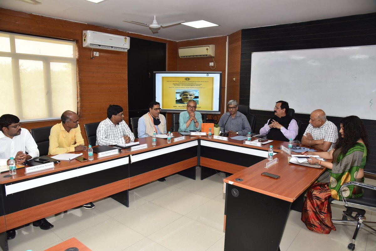 IIMC_India's tweet photo. DG, IIMC @ProfSanjay_IIMC &amp; Senior Resident Editor, @AmarUjalaNews Shri Sudeep Thakur addressed the Valedictory Function of a one-week #Media &amp; #Communication Course for the PROs of Chhattisgarh Govt. at IIMC today. https://t.co/FTU5H1IjHg