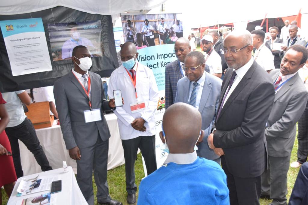 peekteam's tweet photo. 10 counties. 9 partners. 8 million people benefitting from access to quality #eyecare 👁 
Yesterday saw the launch of the Vision Impact Project with @MOH_Kenya &amp; @CBMworldwide to reduce vision loss &amp; avoidable blindness in Kenya. 
Find out more👉 https://t.co/3PxvBDfRWA
#VIPKenya https://t.co/vqPI2PZsnj
