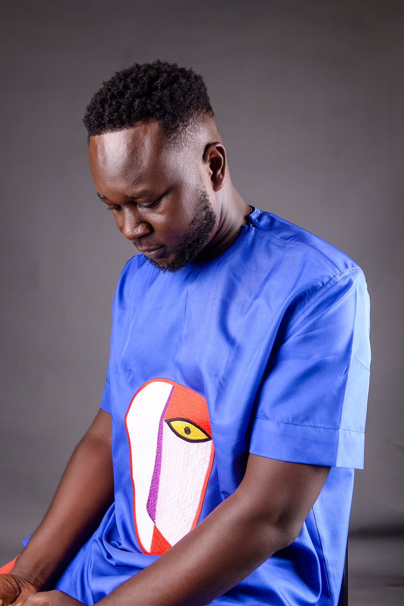 JahSoloGH's tweet photo. I thank the Lord for seeing me through another year. I welcome myself to a new chapter full of great stuff and I know Jehovah will see me through. 

Happy birthday to myself.
#thegentledj #freshpage #happybirthday 
👕: @amekfashion https://t.co/pvHhOGZo8t