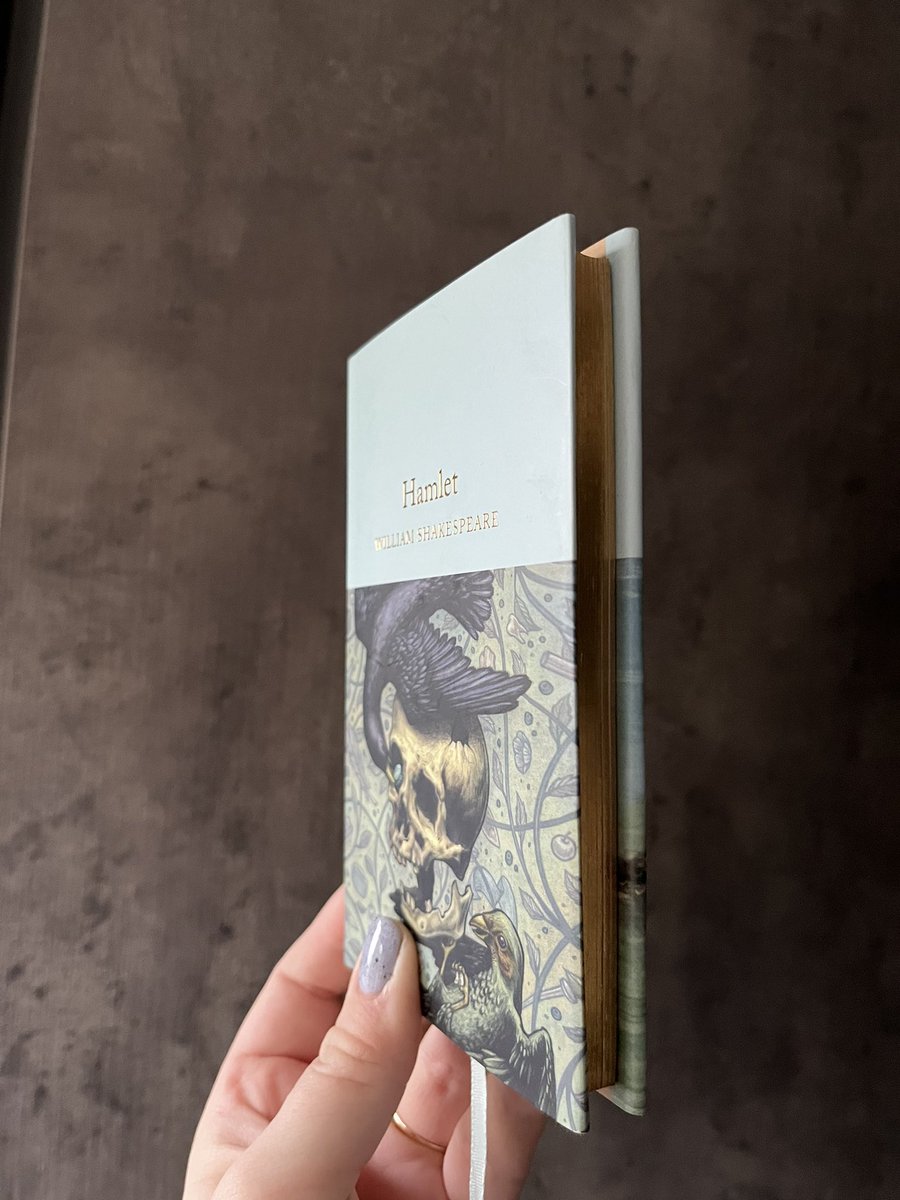 KReadingmachine's tweet photo. Yesterday I had a #bookcident or #DidAKelly as @koolard would say..
All charity shop finds!
I was particularly excited by the starry sprayed edges of Dear Mrs Bird, and this pristine, gold edged, beautiful copy of Hamlet (fully illustrated throughout) was only 50p!! 🤯 https://t.co/01RXeQL3wy