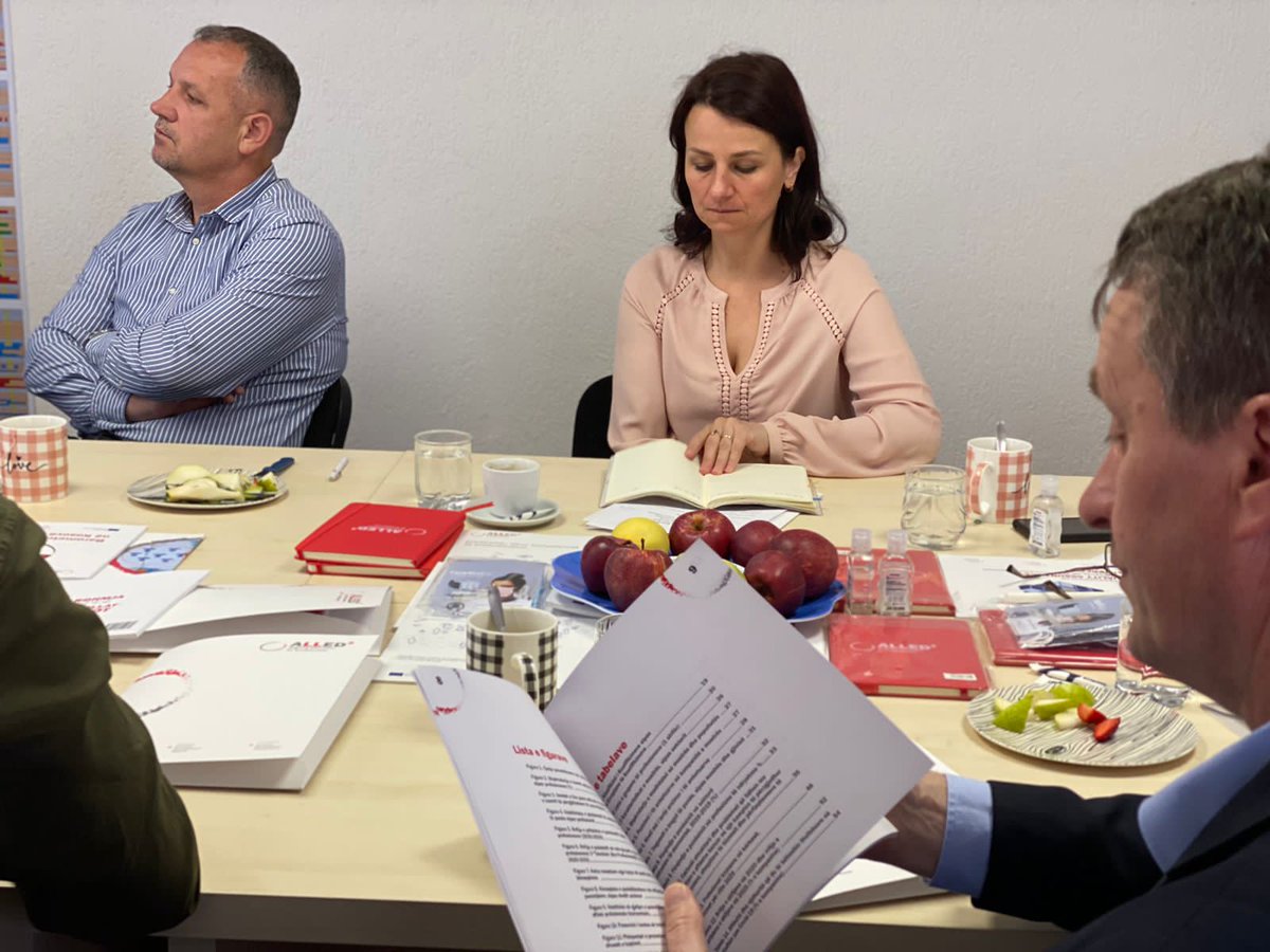 alled_2's tweet photo. ▶️#HappeningNow: #ALLED2 is holding the 6th Advisory Board Meeting with its respective members @ADCinKosovo   #KosovoChamberofCommerce #EmploymentAgency #RectorsConference #NationalQualificationsAgency🇽🇰
Ms. @efkaheder #ALLED2 TL is presenting the 3rd annual progress report 🔝✅ https://t.co/ArH0Jx2041