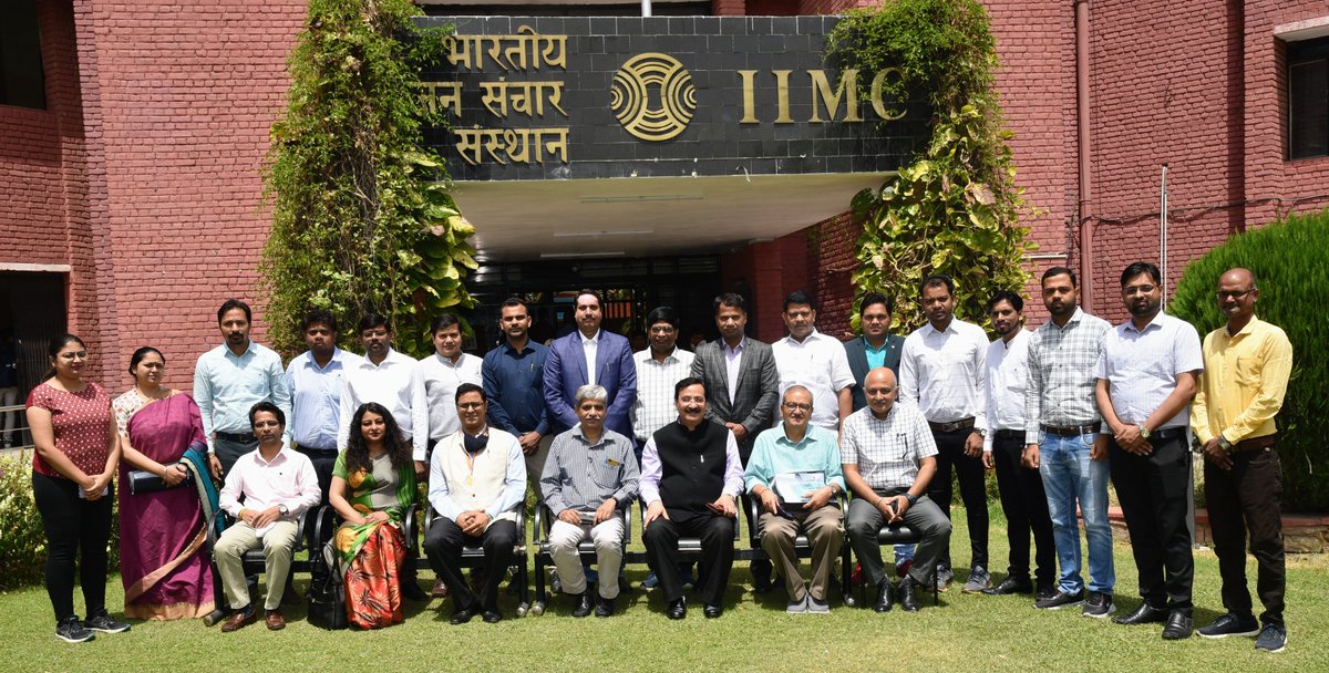 IIMC_India's tweet photo. ADG Shri @AshishGoyal_IIS  &amp; Dean Academics Prof. (Dr.) @govind24 delivered the Welcome Address. Course Incharge Dr. Rakesh Upadhyaya delivered the Vote of Thanks &amp; the Course Coordinator @DrVPriyaPandey moderated the session. https://t.co/RnpypqVUQV
