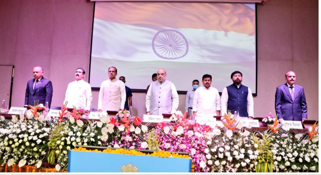 ShivamSi0007's tweet photo. मध्य प्रदेश मे केंद्रीय गृह एव सहकारिता मंत्री श्री #AmitShah जी ने अखिल भारतीय पुलिस विज्ञान कांग्रेस का शुभारंभ किया।
उद्घाटन कार्यक्रम मे प्रदेश के मुख्यमत्री श्री शिवराज सिंह चौहान जी,केंद्रीय गृह राज्यमंत्री श्री #ajaymishrteni जी,गृह मत्री श्री नरोत्तम मिश्रा जी उपस्थित रहे https://t.co/F6gC2S48RD