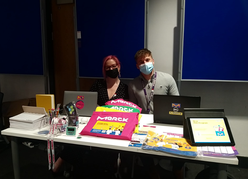 Aly25_09's tweet photo. Thank you so much to our amazing sponsors! Please go and chat with them (plus lots of freebies and a 50£ gift card for @thebotanistuk ) @SigmaAldrich @ScienceEnabler https://t.co/kzfdaKRCo1