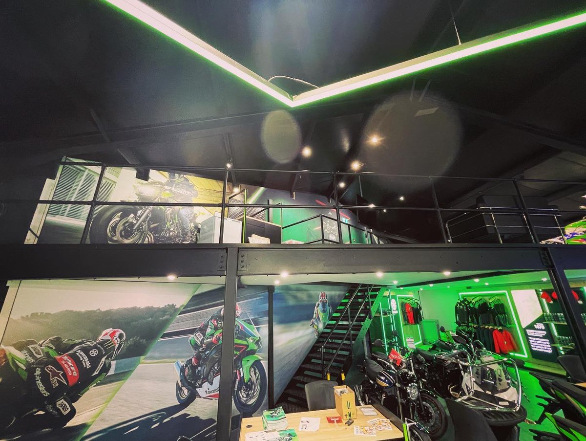 TheExpoTeam's tweet photo. #NotJustEvents The team have been working hard with the fantastic team at #KawasakiUK updating showrooms to the latest #Retail identity. We think they’ve nailed it.
#BIGgraphics #freshlook #globalxpo. Get in touch if you need a freshen up with your retail or office environment! https://t.co/aVX2XZIF98