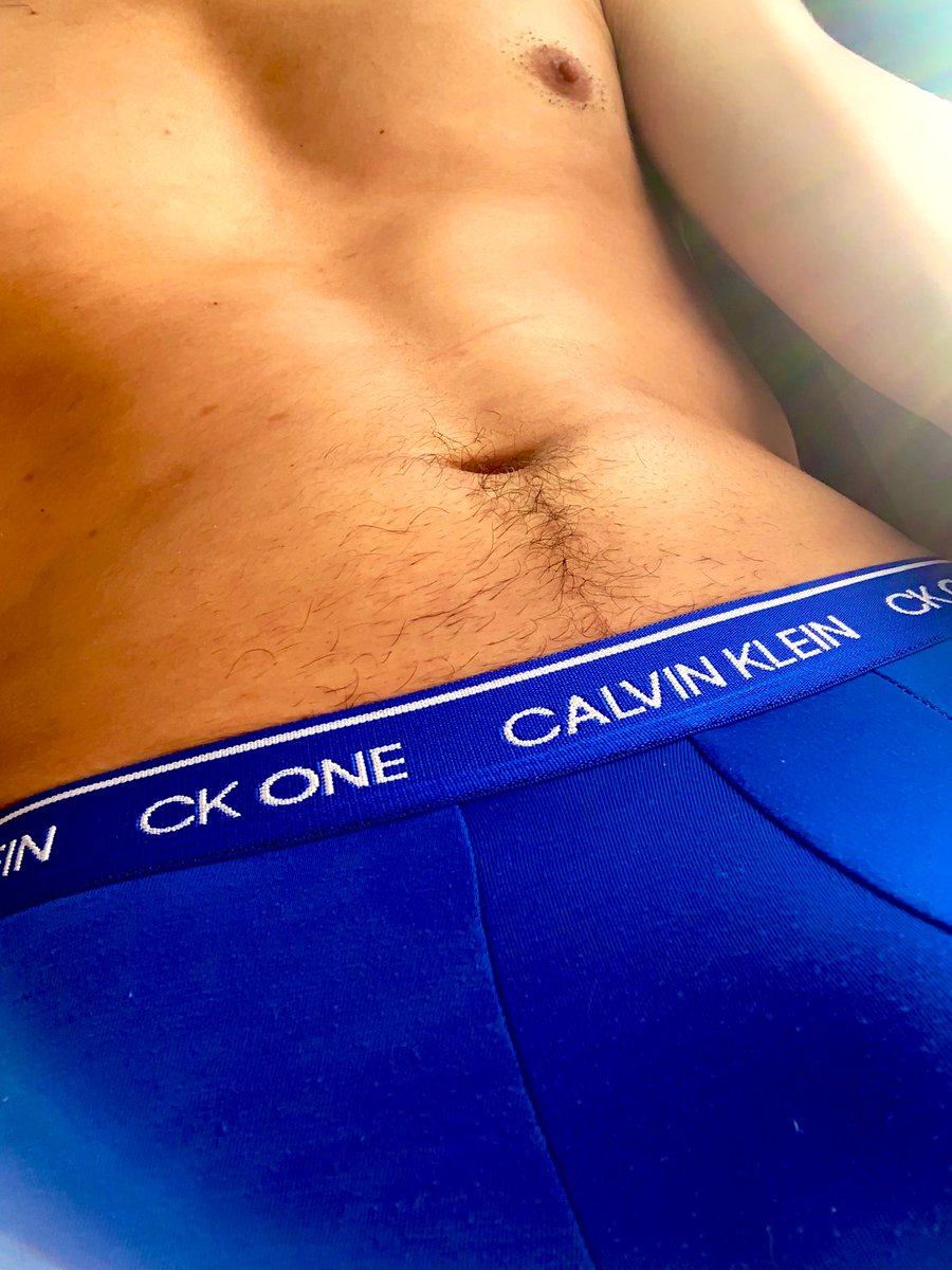 dylansgr3's tweet photo. Faut bien prendre un peut le soleil 🥵😈 @maqueuecom #CalvinKlein #actif #maqueue #paris #hot https://t.co/PiWy0Px3O8