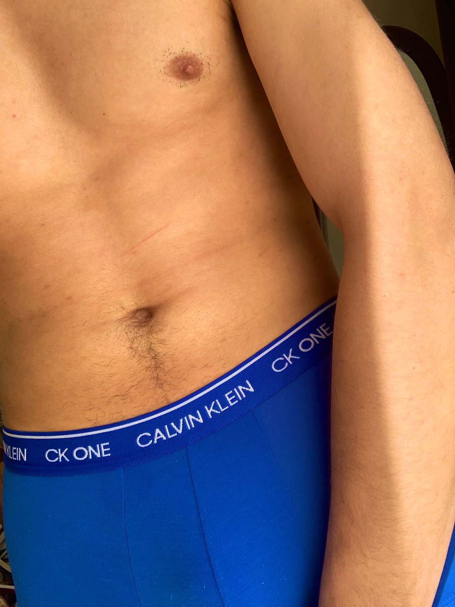 dylansgr3's tweet photo. Faut bien prendre un peut le soleil 🥵😈 @maqueuecom #CalvinKlein #actif #maqueue #paris #hot https://t.co/PiWy0Px3O8