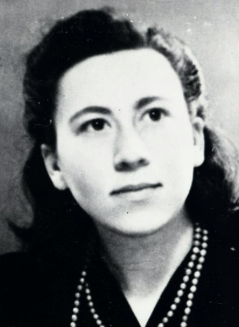 Vanmiddag is het beeld van verzetsvrouw Truus van Lier, buurmeisje van Truus Schröder van het Rietveld Schröderhuis, onthuld in het Zocherpark. Joyce Overheul maakte het beeld in samenwerking met de Gemeente Utrecht. Lees hier meer over Truus van Lier: rietveldschroderhuis.nl/nl/ontdek/truu….