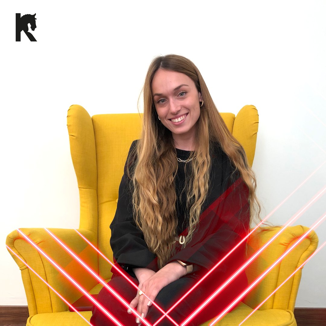 wearemarkniac's tweet photo. Doble incorporación como trainees al equipo #MarkniacMKT 

👈 María Izquierdo, en el departamento de digital 

👉 Laura Martínez, en el departamento de representación 

¡Bienvenidas! https://t.co/poCQPwxppT