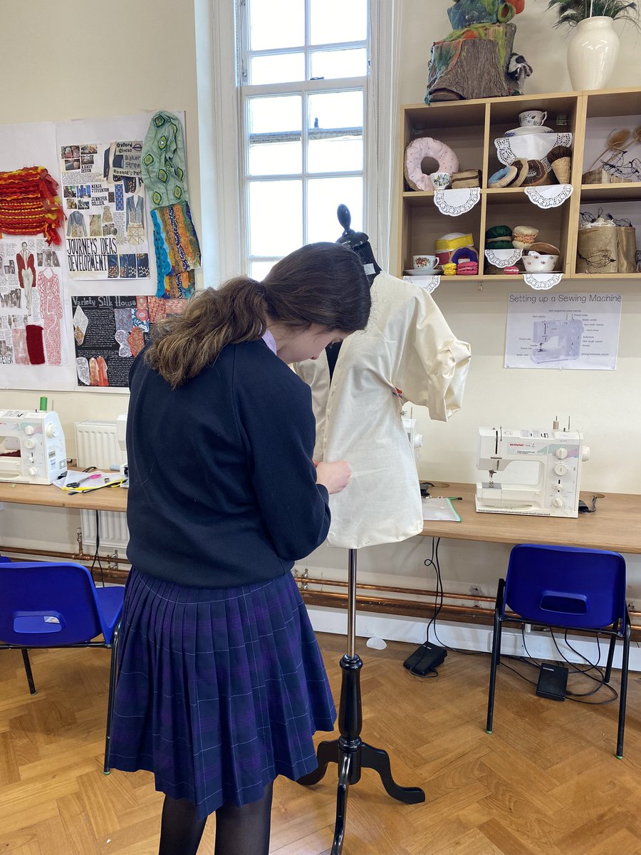 RMSTextiles's tweet photo. Yr 10 turning the studios into a working atelier, designing on toiles and refining ideas @RMSforGirls #textiles #design #fashion https://t.co/hZ8VWDMcGj