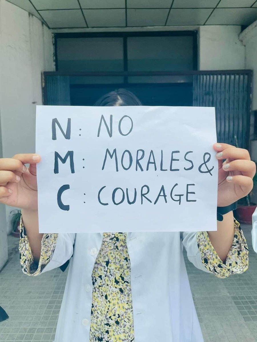DocstoryNepal's tweet photo. Day 3
Protest on
Gandaki Medical College
Pokhara
- GMC Solidarity for Justice
#GMCTH #nosalarynowork #nmc #MEC #NMA https://t.co/9yaxsYoowB