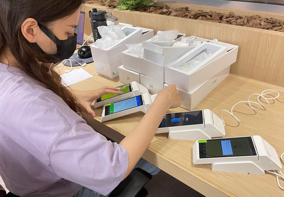 Behind the scenes 👀

XPOS is continuously evolving with new features. Every time before shipping new XPOS, we will do QA and upgrade to ensure it's using the latest version 🤝

Wondering where those #XPOS devices will be heading to? 😉 🚀 

(H)int 🔎 a new country 🔥

#PUNDIX