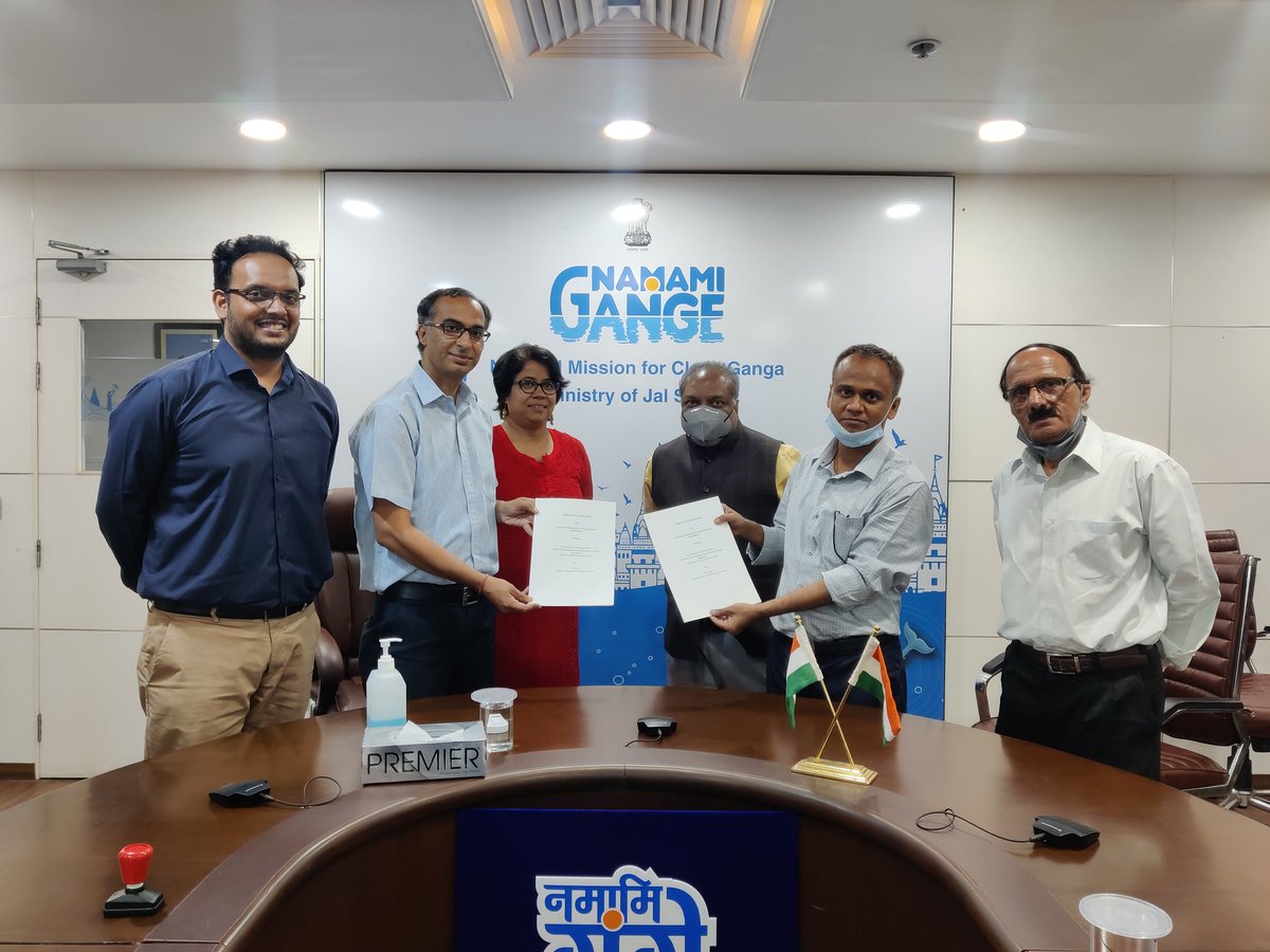 cleanganganmcg's tweet photo. An MoU was signed between National Mission for Clean Ganga and @SayEarthNgo on 20th April 2022 for the Rejuvenation and Revival of Ponds and Small Waterbodies in the presence of Sh. Bhaskar Dasgupta ED (F)-NMCG and other senior officials. 

#NamamiGange #rejuvenation #Ganga https://t.co/iPi2GUGq6w