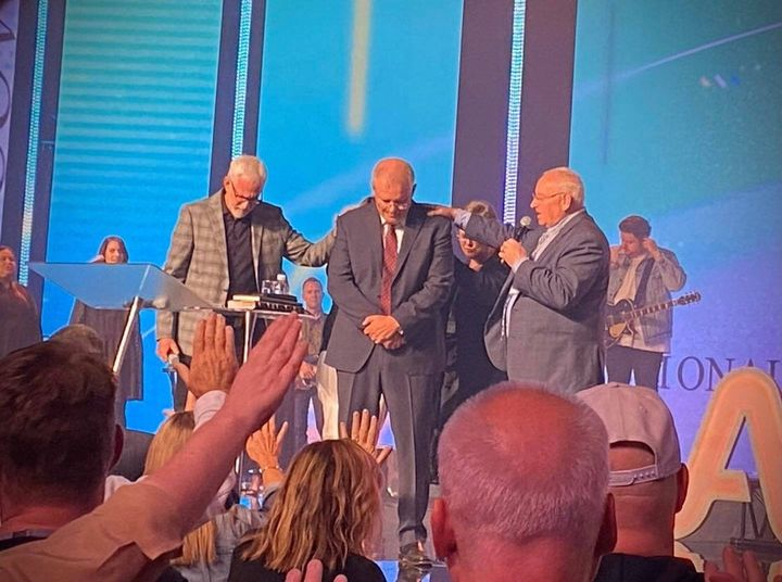 THEDONBOY's tweet photo. On Tuesday, Scott Morrison used a RAAF aircraft from Federal Govt VIP fleet to fly round trip Sydney-Gold Coast-Sydney to attend a Pentecostal conference, at which he spoke.
This, by any definition, IS private business. https://t.co/Q71OSoWvrf