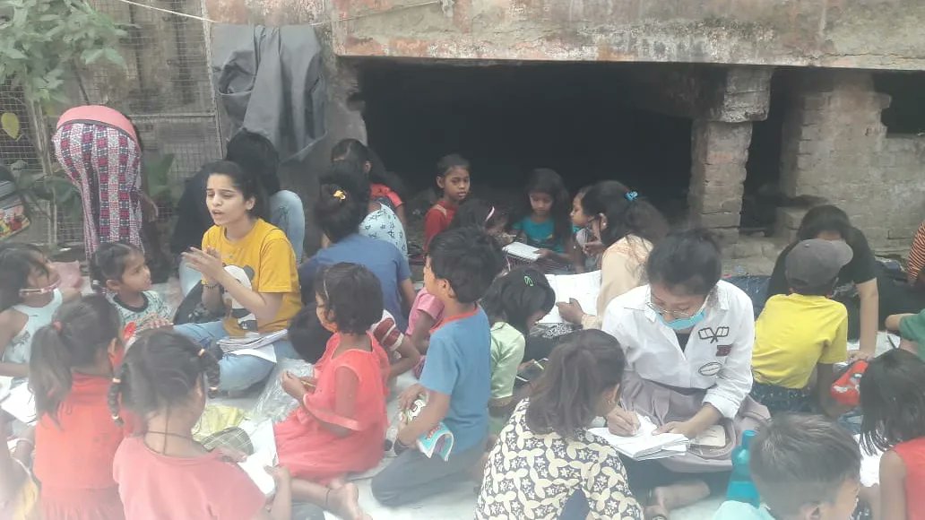 Subhrajeet_bjp's tweet photo. โTeaching is the highest form of understanding.โ โAristotle
#Project_KFA
#Kirti_Nagar https://t.co/9XWdGVYrjt