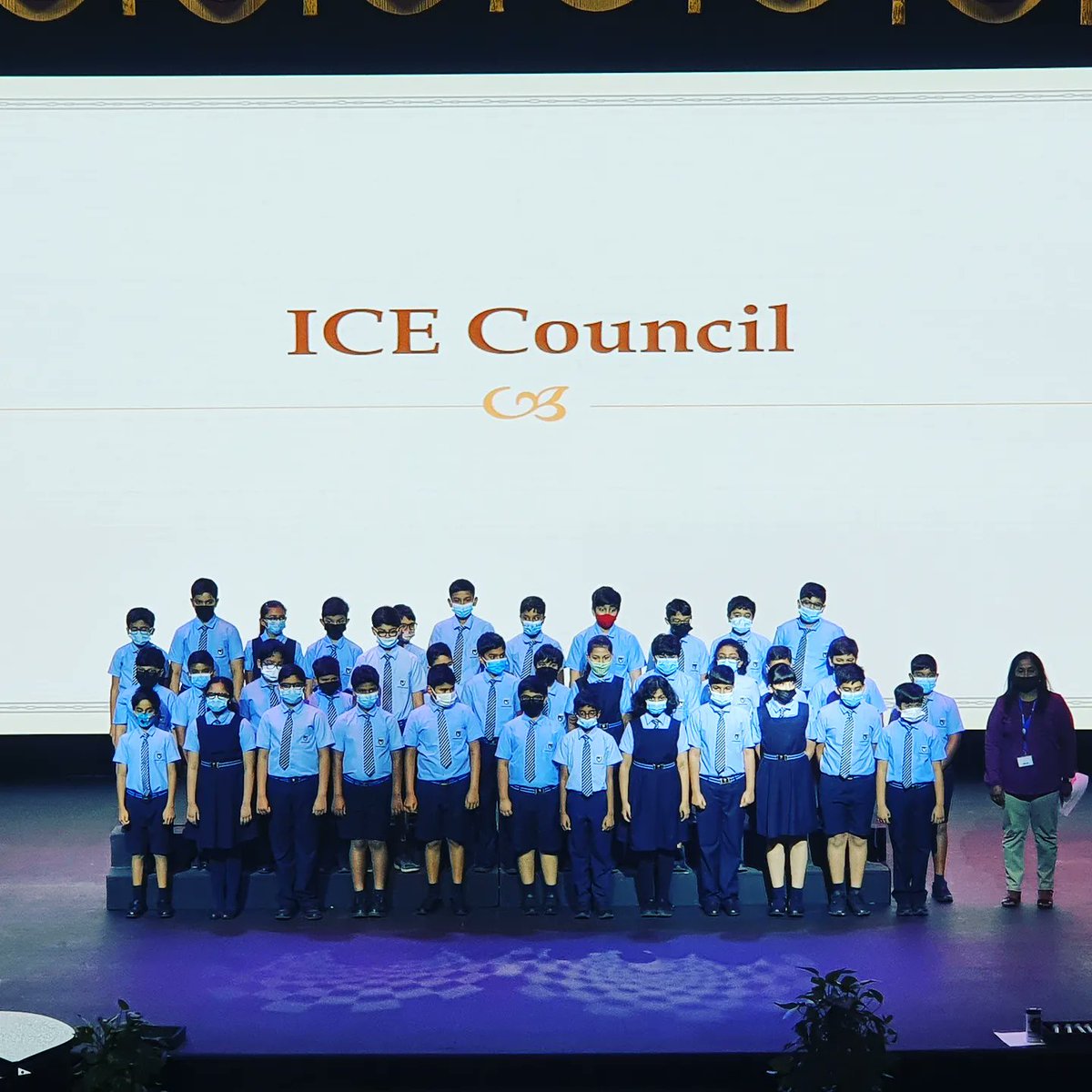 DxbModern's tweet photo. Primary School Investiture Ceremony: “Leadership is the capacity to translate vision into reality.”  Grade 5 the mantle is on you and we know you will do the school proud. #youngleaders #thefuture 
@KNargish @GEMS_ME @priyap70 https://t.co/noETatGLH0