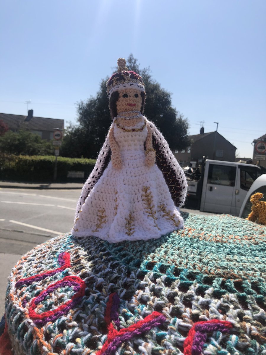 ThurrockPost's tweet photo. Thank you to Sabine for the new Platinum Jubilee crochet design.  
#queen #Jubilee https://t.co/pWVv0RLZEX