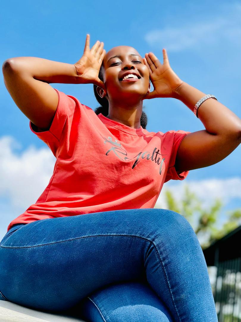 DKamwine's tweet photo. Me looking at 30k knocking from the corner with a smile🤗😂😂😂😂😂😂😂😂😂😂😂😂 https://t.co/5kuXUXZmD4