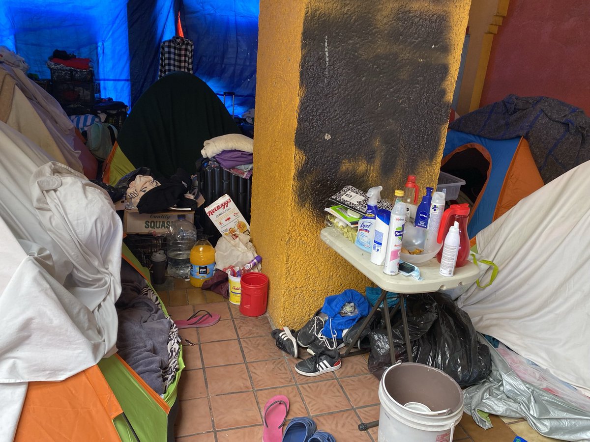 Meanwhile, at shelter where we provide legal services to brown & Black migrants trapped in MX for months/yrs, conditions are incredibly challenging. Even more disturbing the men, women & children sheltered there have essentially no options to seek protection. #EndMPP #EndTitle42