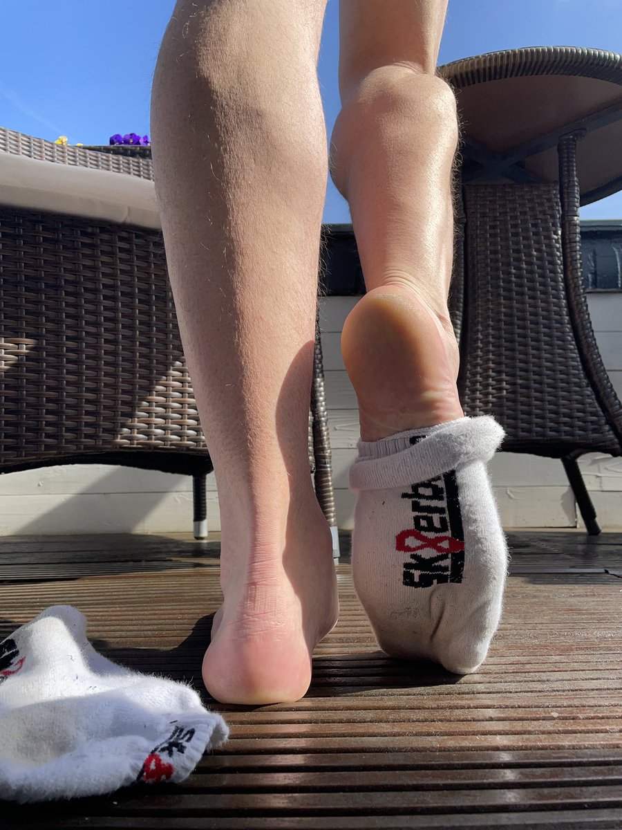 Malefeetboy_1988 tweet media