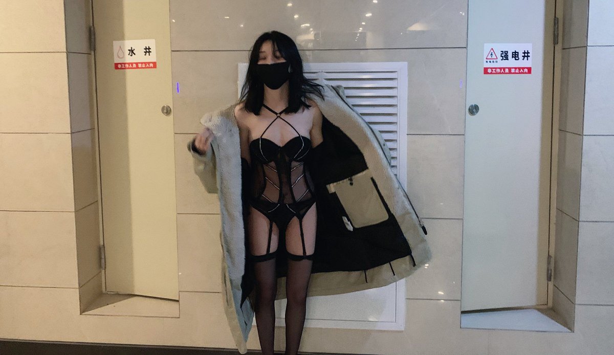 Lilyandy2020's tweet photo. 地下车库露出 https://t.co/6l3ETEc2zZ