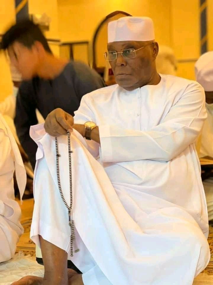 AliyuYa01623840's tweet photo. #Atikukawai
A leader praying for his country.
Insha Allah,you gonna be the next incoming president of our country.
#GoForCompetence
#AtikuCAN https://t.co/8TXx4DhnSi