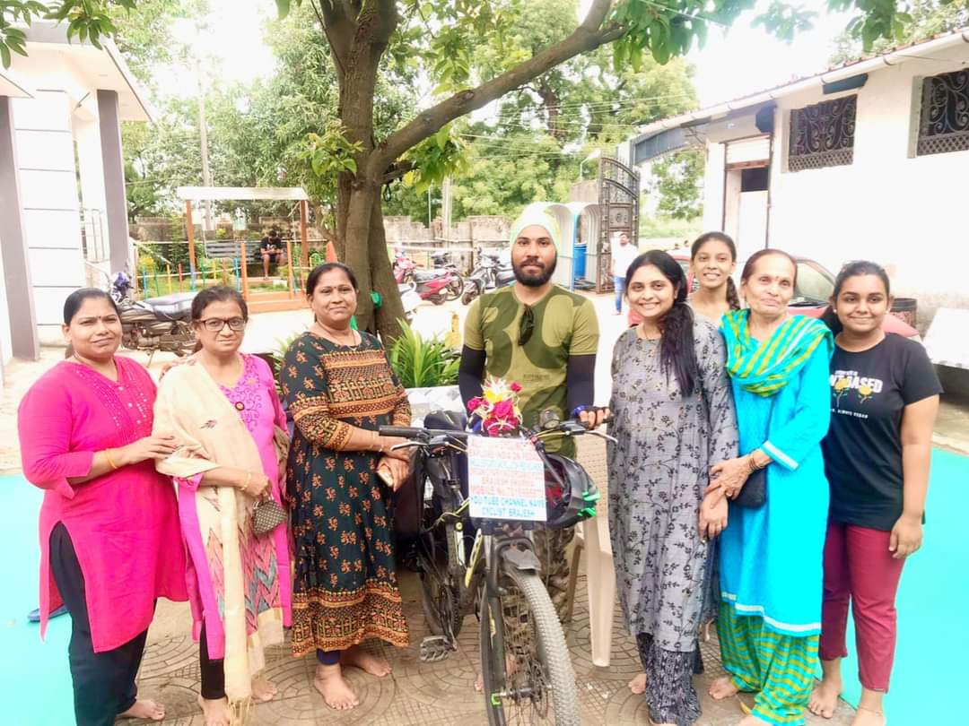 CyclistBrajesh's tweet photo. 🇮🇳नमस्ते भारत🇮🇳
इस युद्ध भूमि पर, तू अपनी विजयगाथा लिख।
जीतकर के ये जंग, तू बन जा वीर अमिट।
तू खुद सर्व समर्थ है, वीरता से जीने का हीं कुछ अर्थ है।
तू युद्ध कर – बस युद्ध।
🇮🇳🇮🇳🚴🚴🙏🙏
#cyclistbrajesh #motivation #hindi #plasticfree #plasticpollution #orgenic
@PMOIndia https://t.co/9ppYg5inF4