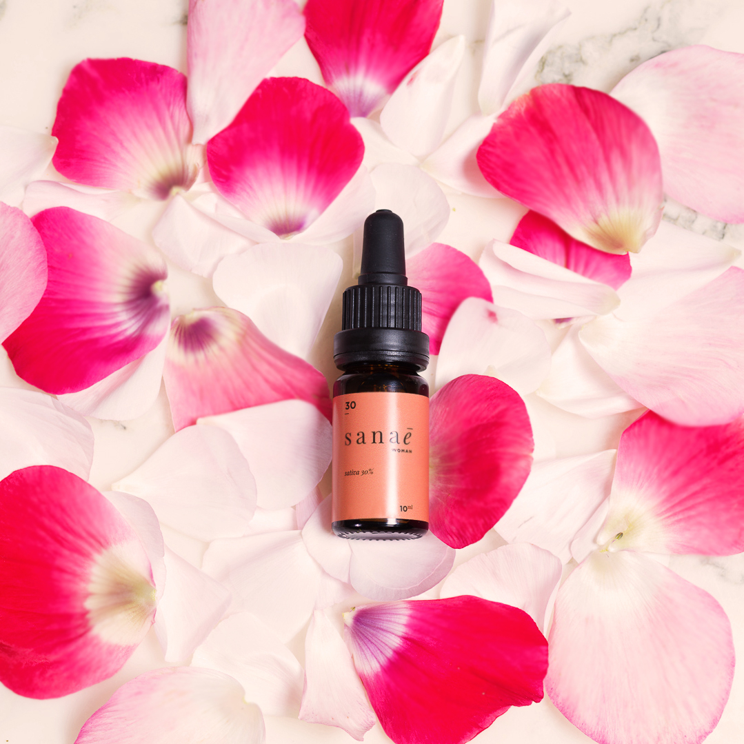 Une marque française s'est lancée sur le marché : sanaē rituals.
Au programme, huiles de chanvre et de CBD, dosées entre 1 % et 40 %. On retrouve par exemple l'huile Plume Unbotton, pensée pour une digestion optimale et un ventre plat. #ByLNA
➡️ bit.ly/397uBZP