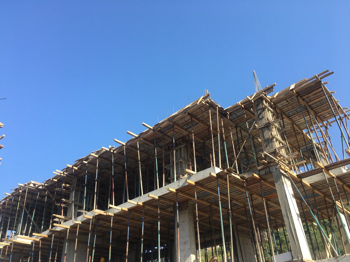 Nasıl güzel oluyomu. Bide sevgilim  olsa😔